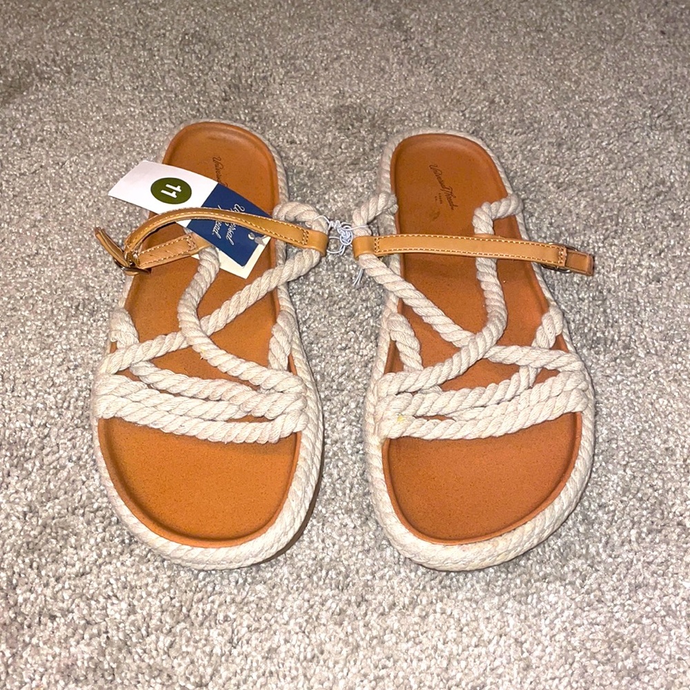 Universal Thread Nautical style sandals with rope size 11 new - Picture 2 of 7